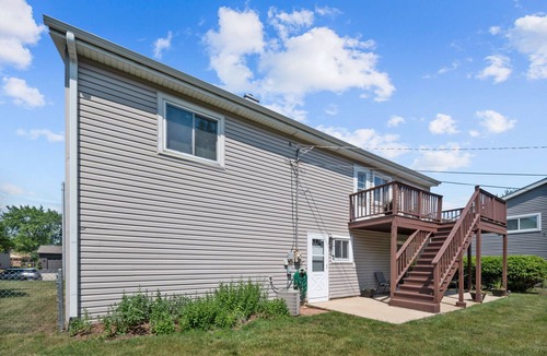 Lombard House | Chicago Suburb Modern Style Home - 3 Full Baths!