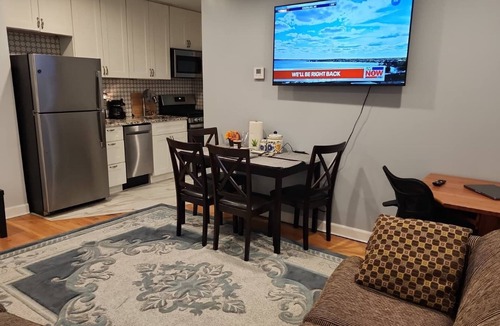 Rogers Park Apartment | Chicago Summer Festival Home · Lake Michigan Beach + Easy Downtown Transit