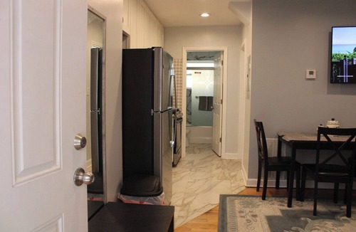 Rogers Park Apartment | Chicago Summer Festival Home · Lake Michigan Beach + Easy Downtown Transit