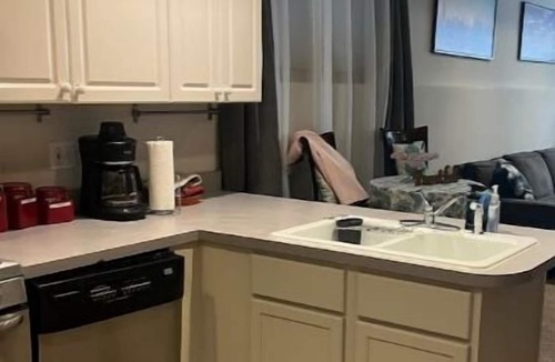 East Village Condo | Chicago-Themed Apartment in West Town, Close to transportation and shops.