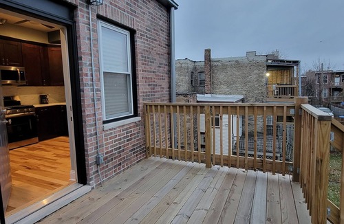 East Garfield Park Apartment | 🌃 Chicago Vrbo Newly Remodeled 2-Unit Apartment! 😍