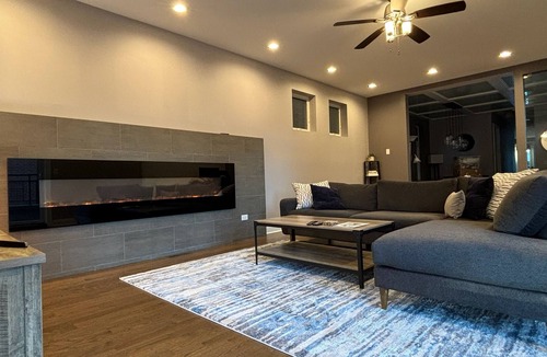 Noble Square Condo | ChiCasa West Town Paradise