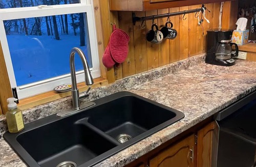 Bergland Cabin | Chickadee Cabin on Lake Gogebic
