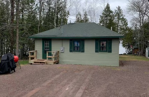 Bergland Cabin | Chickadee Cabin on Lake Gogebic