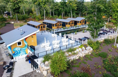 North Sebago Villa | Chickadee Limit 4 2 Bedroom Cabin