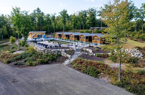 North Sebago Villa | Chickadee Limit 4 2 Bedroom Cabin