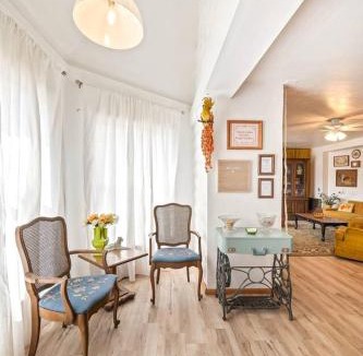 Cashmere Apartment | Chickadee Suite