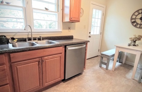 The Cliffs House | Chickadees Cottage and Pottery - centrally located, private comfortable cottage.