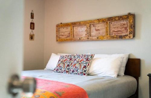 San Marcos House | Chickadees Stay: Private Tub, Chiminea & Pool