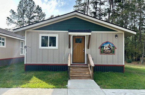 Lufkin Cabin | Chicken Coop Waterfront Cabin on Stocked Pond
