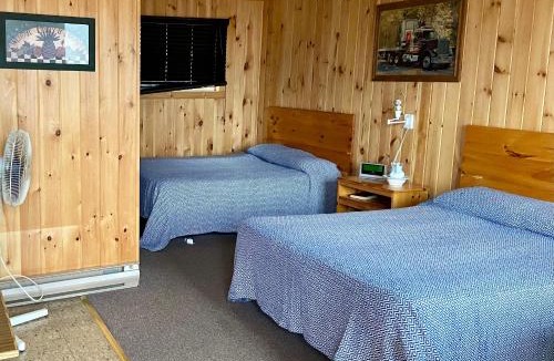 Algoma District Hotel | Chicken Shack Motel