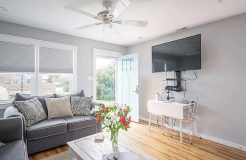Chic's Beach House | Chic’s Beach Beauty S