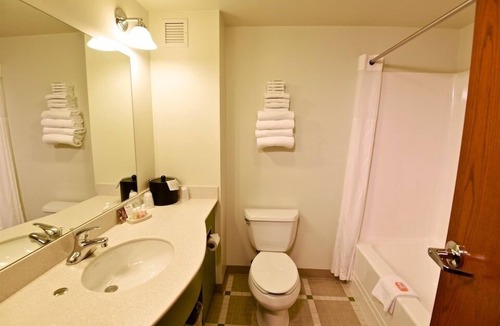 Henlawson Hotel | Chief Logan Lodge