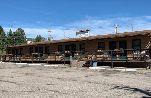 Custer Hotel | Chief Motel