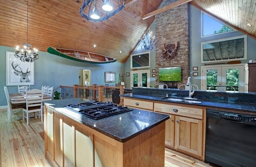 Hiawassee House | Chiefs Cove-2 Master Suites-10% 7 Night Stays