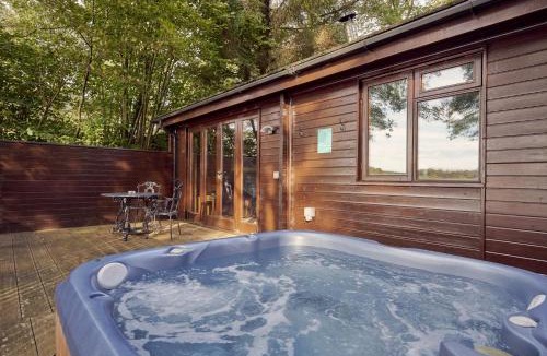 Thurstonfield House | Chiffchaff Lodge with Hot tub