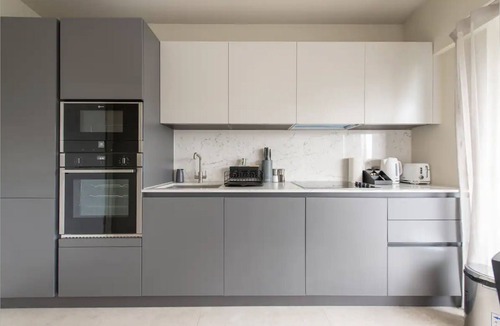 Chigwell Apartment | Chigwell 1BR + Study Escapen