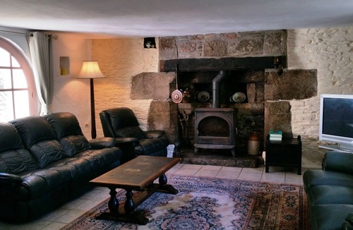 Saint-Nicolas-du-Pelem House | Child friendly house with pool , WIFI