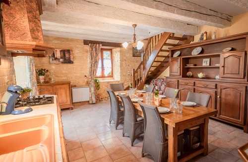 Prats-du-Perigord House | Child-friendly house with fishpond