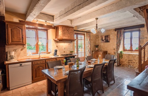 Prats-du-Perigord House | Child-friendly house with fishpond