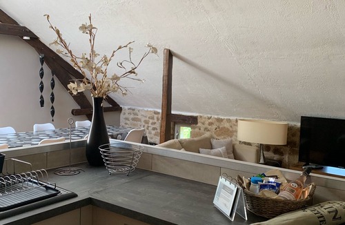 Saint-Sylvestre House | children friendly complex | heated pool | local equestrian | sleeps 8