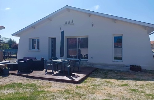 Biscarrosse House | Chill and relax home Charming house with swimming pool for children and adults