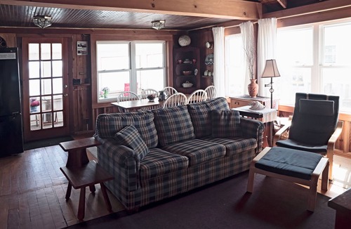 Madison Cottage | Chill and relax. Or remote to work from the beach.