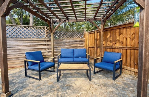 Hill Country House | Chill by the Pool & Play - San Antonio Vacation Home