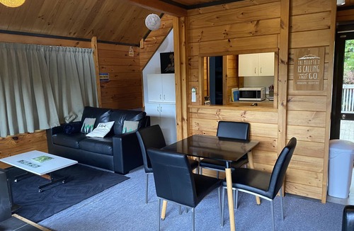 Ohakune Ski Chalet | Chill cabin with outside spa