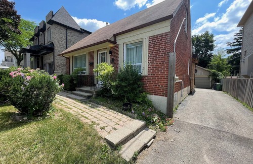 Newtonbrook House | Chill in the city