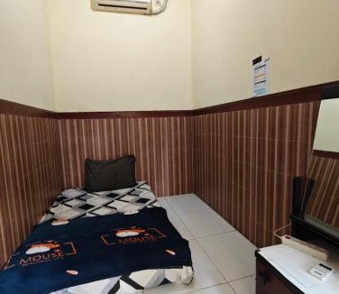 Darmo House | Chill-Inn near Surabaya Zoo Syariah