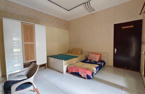Darmo House | Chill-Inn near Surabaya Zoo Syariah