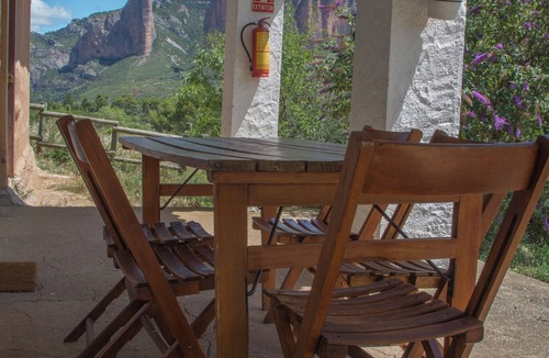 Murillo de Gallego House | Chill-out nature bungalow overlooking the Riglos mountains.