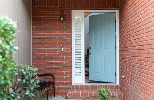 Enterprise House | Chillin at Foxchase 2BR 2BA