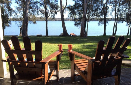 Mannering Park House | Chilling Lakeside on Lake Macquarie