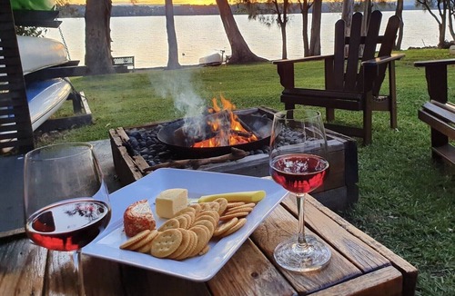 Mannering Park House | Chilling Lakeside on Lake Macquarie