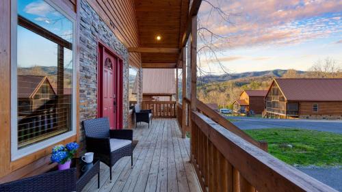 White Oak Lodge House | Chill’n in the Smokies by AvantStay