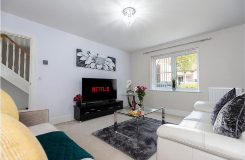 Rushyford House | Chilton View - 4 Bed 2 Bath Luxury Home in County Durham