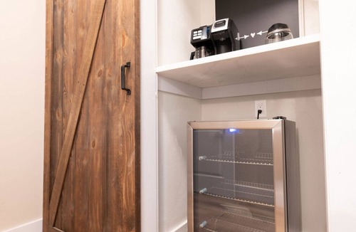 Lambertville House | Chimney Hill - 02) First-Floor Suite 2