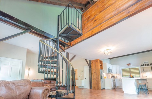 Lambertville House | Chimney Hill - 06) Master Suite