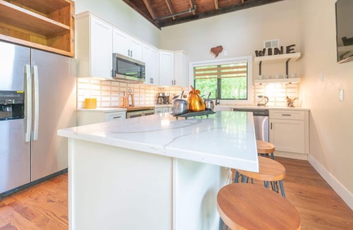 Lambertville House | Chimney Hill - 06) Master Suite