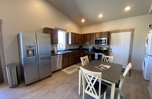 Shining Mountains House | Chimney Trail Cabin