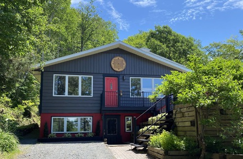 Saint-Sauveur House | Chimo Cottage-Paradis for sportsmen (bike-hike-ski)