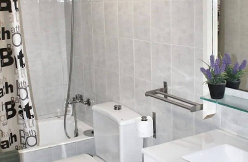 Tarragona Apartment | China -Double or Twin Room with Swimming