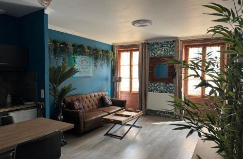 Paroisse Notre-Dame Apartment | CHINATOWN DREAM By MIMI