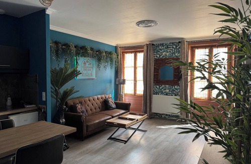 Paroisse Notre-Dame Apartment | Chinatown Dreams by Mimi