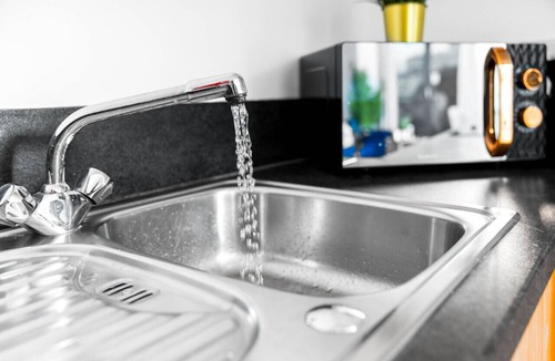 Theatreland Birmingham Apartment | Chinatown Parking Balcony