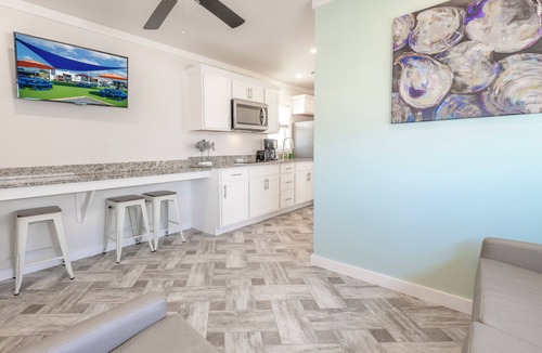 Chincoteague House | Chincoteague Bay RV Resort & Cottages