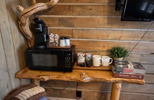 Dubois Hotel | Chinook Winds Lodge