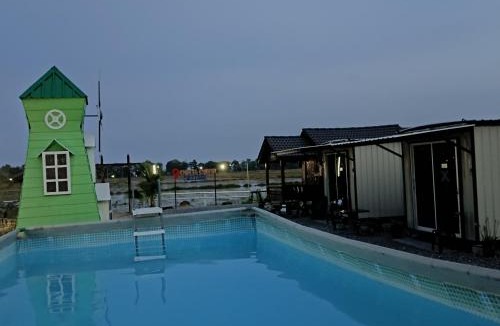 Kampung Banat Bawah Hotel | Chinta chinta cottage kabin 2